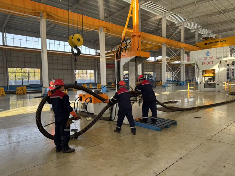 Spliced wire rope sling